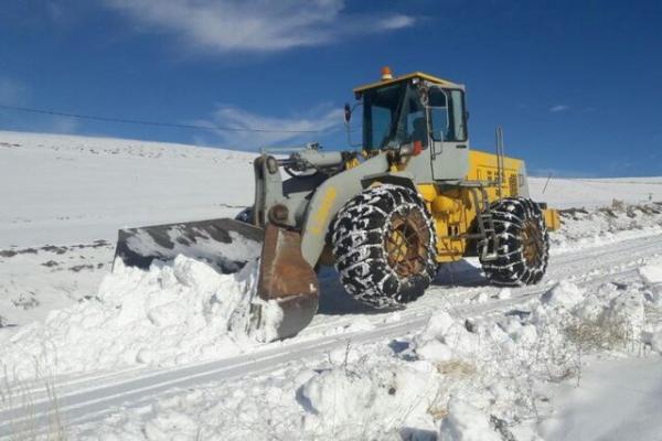 بارش برف 94 راه روستایی در آذربایجان غربی را مسدود کرد