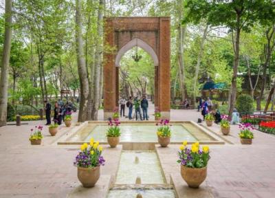 طراحی حیاط ویلا: باغ ایرانی تهران، بهشتی برای آرامش مرکز نشینان